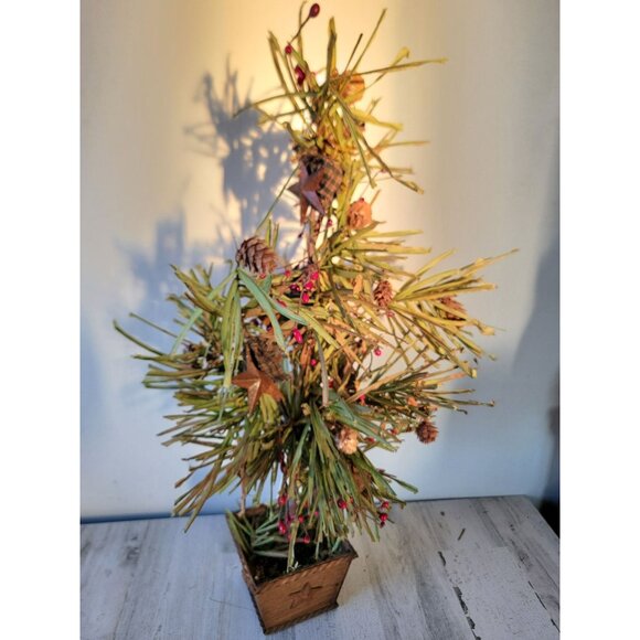 Unique rustic star tree cranberry Xmas home decor tabletop figure - Picture 4 of 10